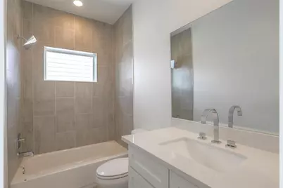 7714 Jacquelyn Oaks Road, Houston, TX 77055 - Photo 19
