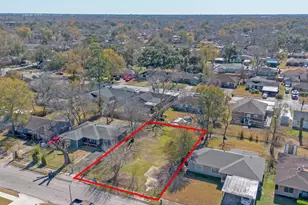 5758 Belcrest St, Houston, TX 77033 - Photo 3