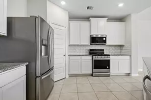 10723 Clfs Vw Dr, Rosharon, TX 77583 - Photo 13