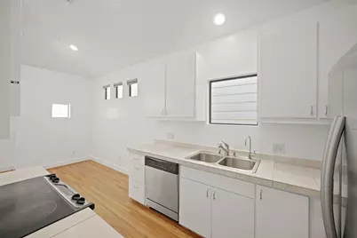 8690 Meadowcroft Drive, Houston, TX 77063 - Photo 17