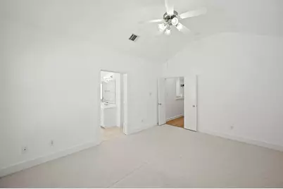 8690 Meadowcroft Drive, Houston, TX 77063 - Photo 29