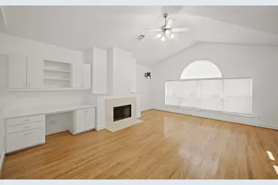8690 Meadowcroft Drive, Houston, TX 77063 - Photo 9