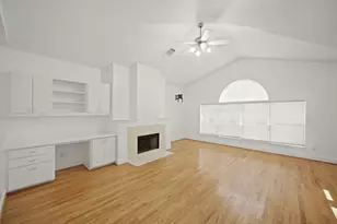 8690 Meadowcroft Dr, Houston, TX 77063 - Photo 9