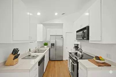 8690 Meadowcroft Drive, Houston, TX 77063 - Photo 13