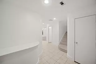 8690 Meadowcroft Dr, Houston, TX 77063 - Photo 5