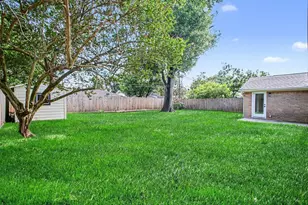 5443 Redstart St, Houston, TX 77096 - Photo 15