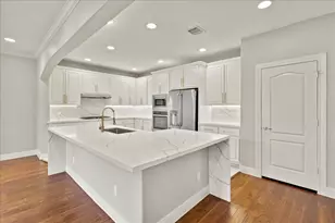 1518 Bingham St, Houston, TX 77007 - Photo 1