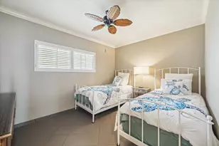 1401 E Beach Dr, Galveston, TX 77550 - Photo 11