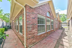 314 Parkwood Village Dr, Friendswood, TX 77546 - Photo 37