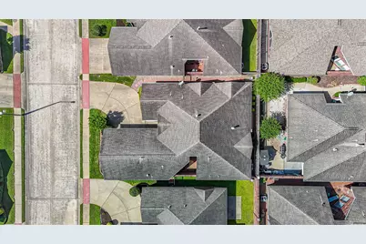 314 Parkwood Village Drive, Friendswood, TX 77546 - Photo 41