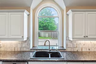 1122 Lindsay Ln, Katy, TX 77493 - Photo 15