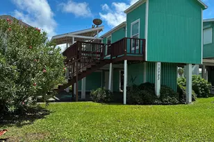 13723 San Domingo Dr, Galveston, TX 77554 - Photo 3