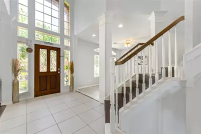 5911 Canyon Brook Court, Sugar Land, TX 77479 - Photo 7