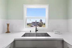 4020 4th St, Galveston, TX 77554 - Photo 11