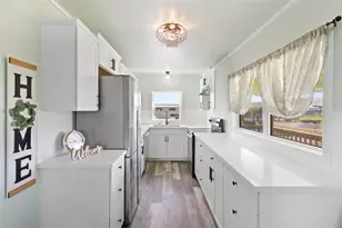 4020 4th St, Galveston, TX 77554 - Photo 9