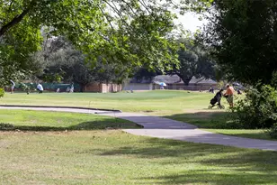 8226 Gold Tee Dr, Houston, TX 77036 - Photo 37
