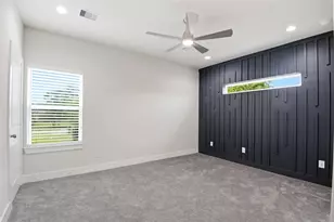 727 S Victory Dr, Houston, TX 77088 - Photo 23