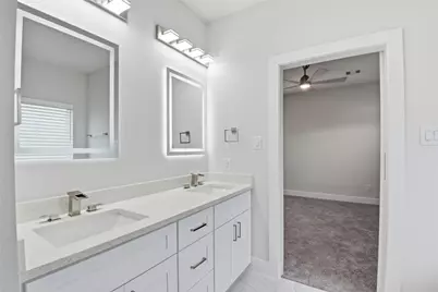 727 S Victory Drive #B, Houston, TX 77088 - Photo 27