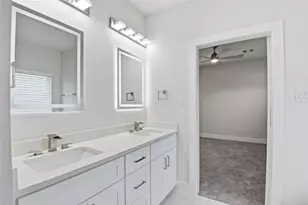 727 S Victory Dr, Houston, TX 77088 - Photo 27