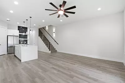727 S Victory Drive #B, Houston, TX 77088 - Photo 5