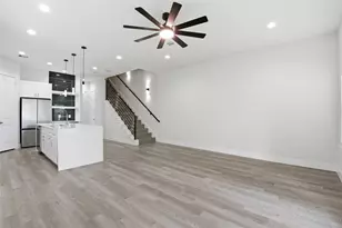 727 S Victory Dr, Houston, TX 77088 - Photo 5