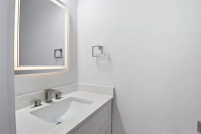 727 S Victory Drive #B, Houston, TX 77088 - Photo 15