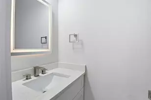 727 S Victory Dr, Houston, TX 77088 - Photo 15