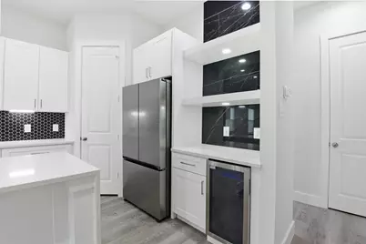 727 S Victory Drive #B, Houston, TX 77088 - Photo 11