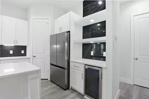 727 S Victory Dr, Houston, TX 77088 - Photo 11