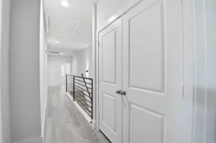 727 S Victory Dr, Houston, TX 77088 - Photo 17