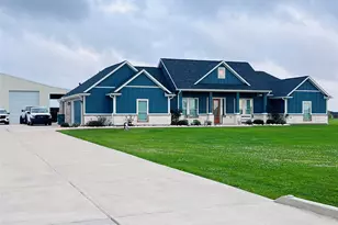 320 Buffalo Trail, Angleton, TX 77515 - Photo 3