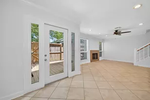 723 Worthshire St, Houston, TX 77008 - Photo 11