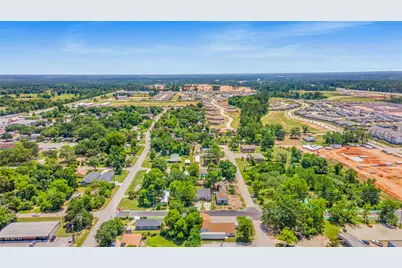 405 W Worsham Street, Willis, TX 77378 - Photo 33