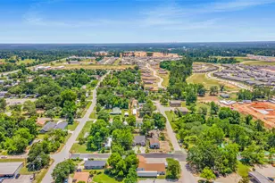 405 W Worsham St, Willis, TX 77378 - Photo 33