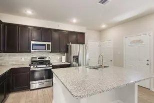 517 N 6th St, La Porte, TX 77571 - Photo 9