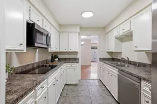 14121 Lost Meadow Ln, Houston, TX 77079 - Photo 21