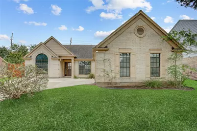 307 E Sutton Square, Stafford, TX 77477 - Photo 3