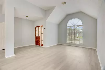 307 E Sutton Square, Stafford, TX 77477 - Photo 7