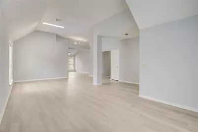 307 E Sutton Square, Stafford, TX 77477 - Photo 9