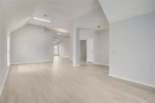 307 E Sutton Square, Stafford, TX 77477 - Photo 9