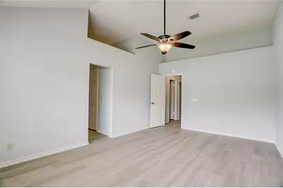 307 E Sutton Square, Stafford, TX 77477 - Photo 17