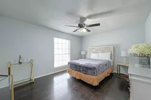 10188 Beekman Pl Dr, Houston, TX 77043 - Photo 23