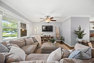 5334 Saxon Drive, Houston, TX 77092 - Photo 5