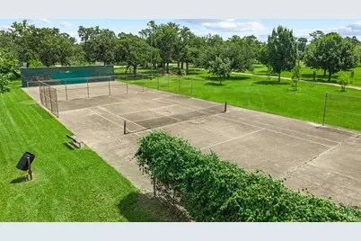 5334 Saxon Drive, Houston, TX 77092 - Photo 37