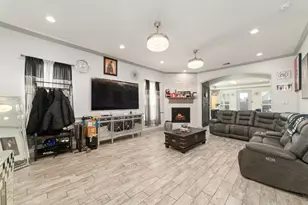 126 Comal Dr, Baytown, TX 77523 - Photo 5