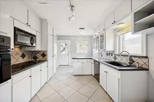 1758 Hawthorne St, Houston, TX 77098 - Photo 7