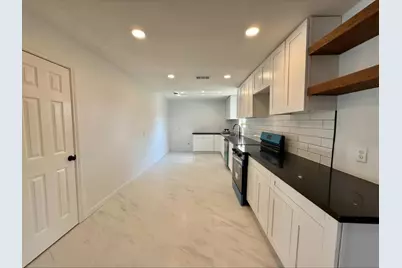 501 Valley Brook Drive, La Porte, TX 77571 - Photo 7