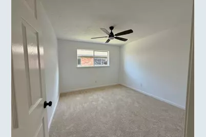 501 Valley Brook Drive, La Porte, TX 77571 - Photo 9