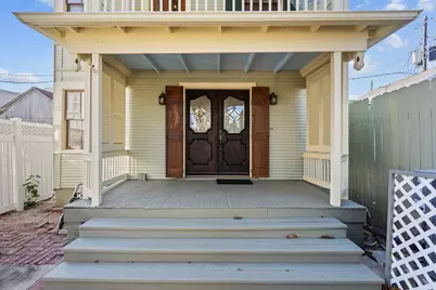 611 Church Street, Galveston, TX 77550 - Photo 3