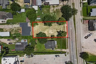 611 E Crosstimbers St, Houston, TX 77022 - Photo 1